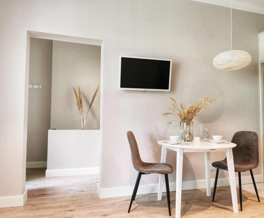 Tolstoi Scandinavian 1 Bedroom Apartment + Free Parking Тарту Екстер'єр фото